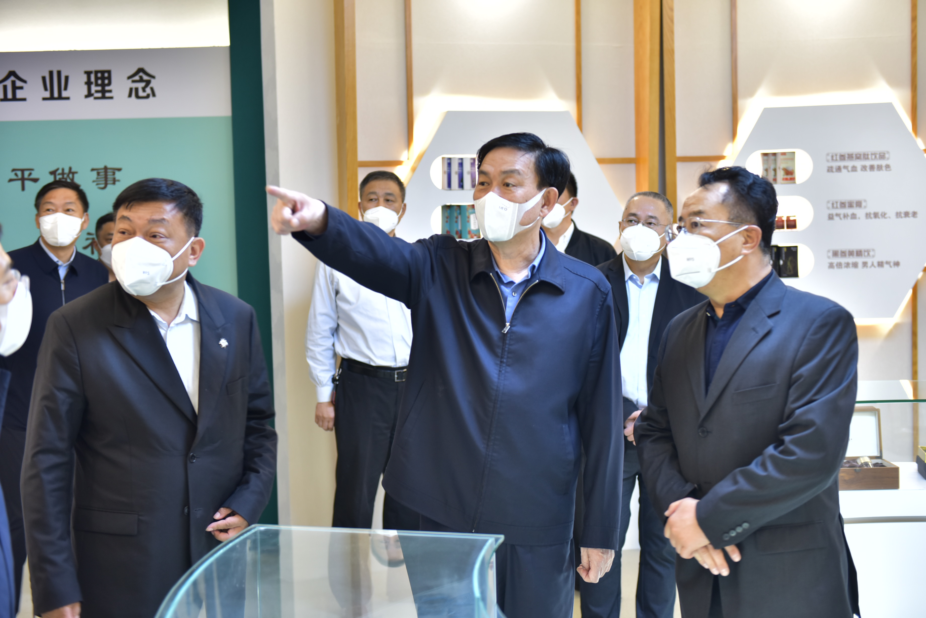 吉林省委常委、長春市委書記張志軍同志就助推民營經(jīng)濟(jì)發(fā)展到吉林北藥集團(tuán)調(diào)研